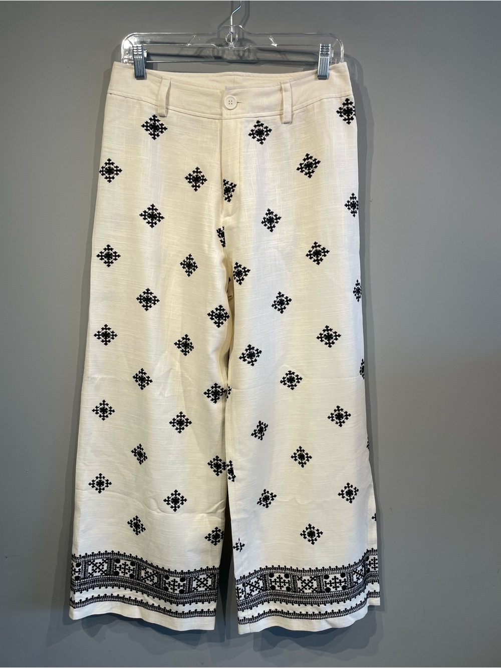 Elie Tahari Cream Wide-Leg Embroidered Chinos with Black Motif